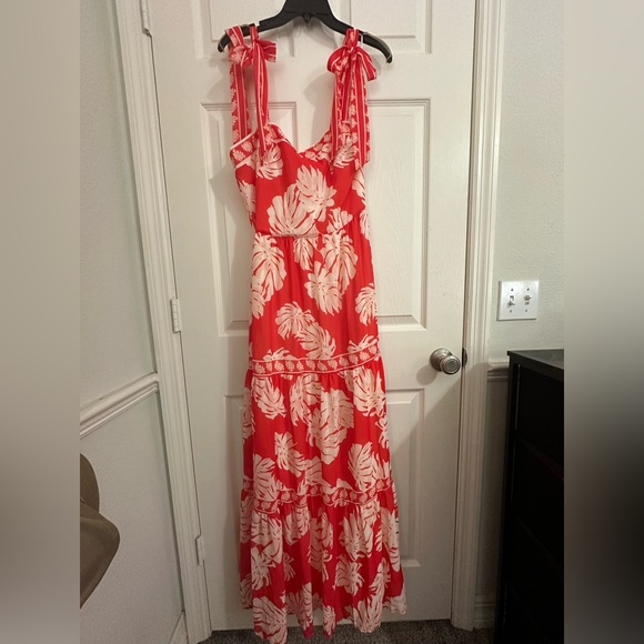 Red Leaf Floral Maxi Dress - Picture 5 of 6